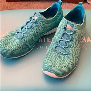 Skechers Slip On walking Sneakers 8M